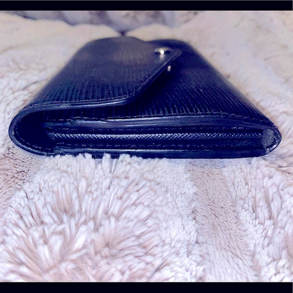 ❌ SOLD ❌ 
Authentic Louis Vuitton - Sarah Epi Wallet in black - Picture 7 of 10